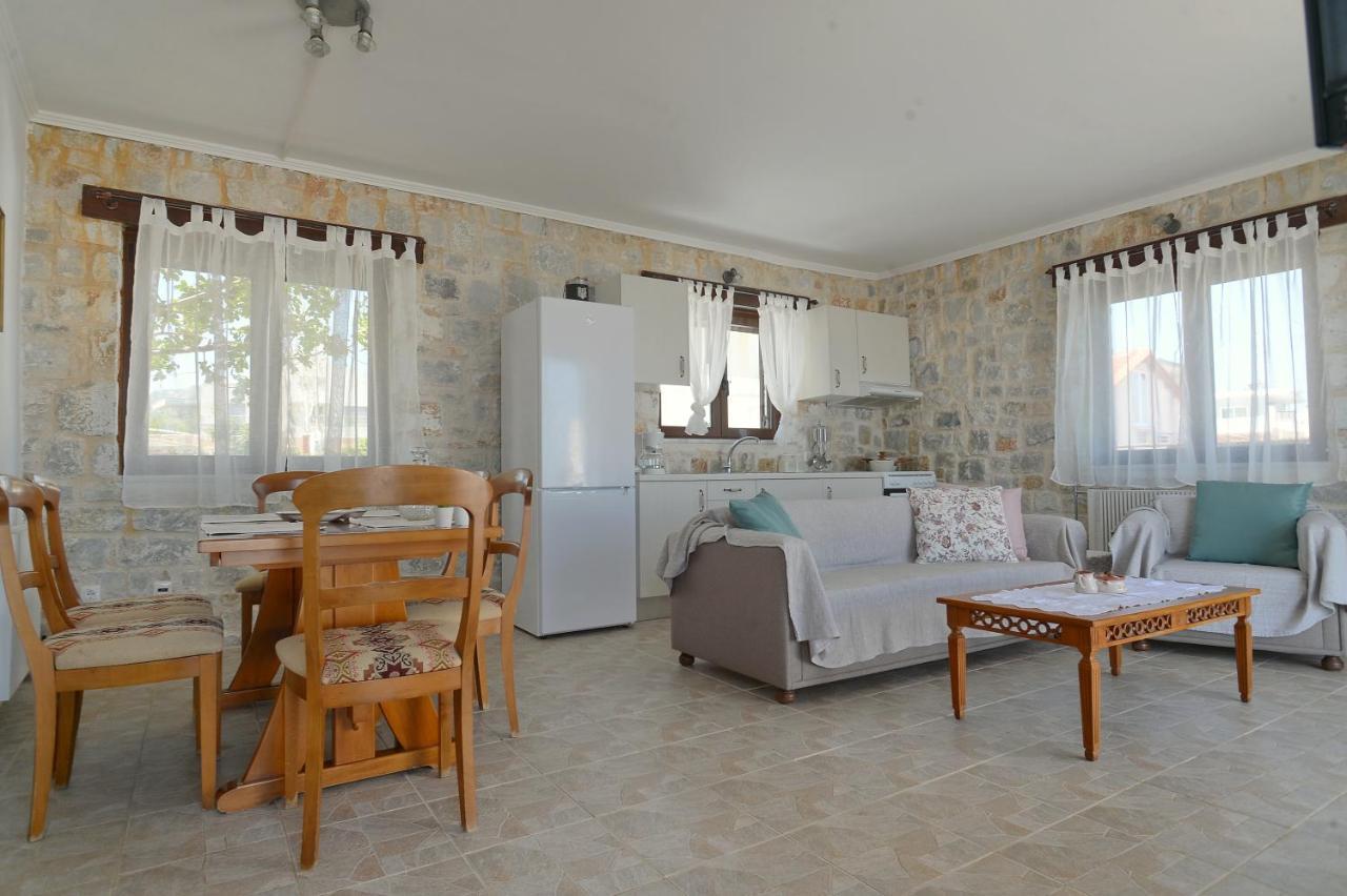 Antorina Beachfront Villas With Private Pools Kamari  Extérieur photo