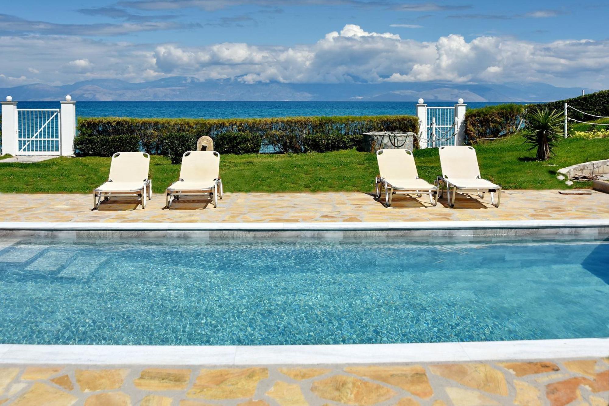 Antorina Beachfront Villas With Private Pools Kamari  Extérieur photo
